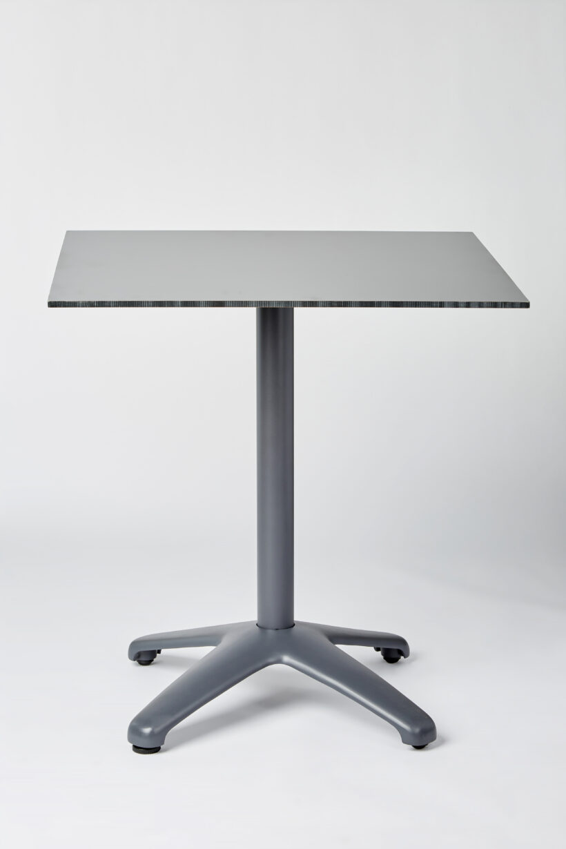 Vela Table 4 8PL