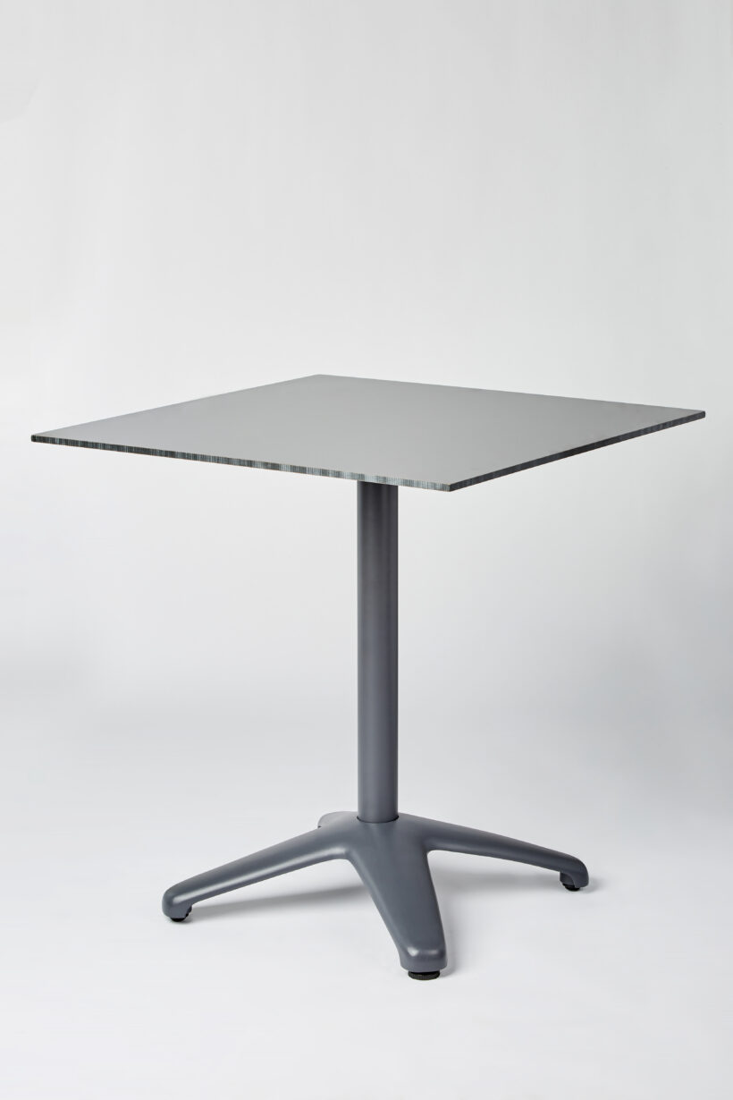 Vela Table 4 8PL